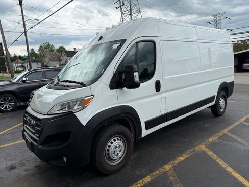 Used 2025 RAM ProMaster 2500 w/ Convenience Group FWD image 5