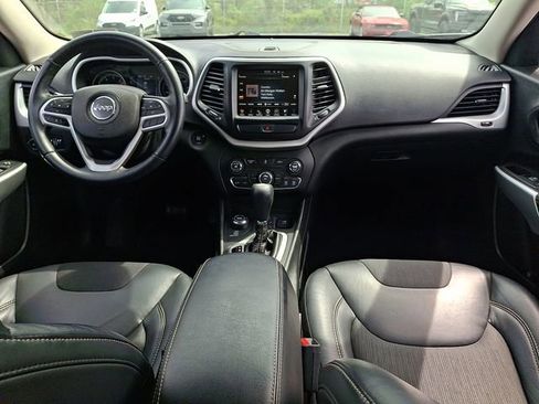 Used 2018 Jeep Cherokee Latitude Plus AWD/4WD image 18