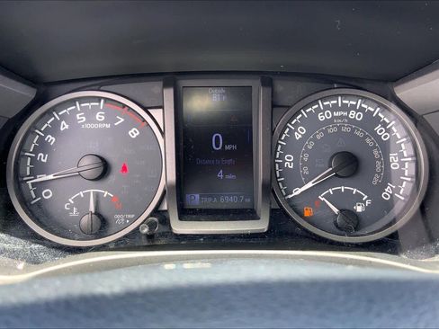 Used 2019 Toyota Tacoma TRD Sport w/ Technology Package AWD/4WD image 25