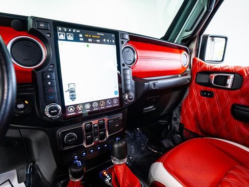 Used 2021 Jeep Gladiator Sport image 43