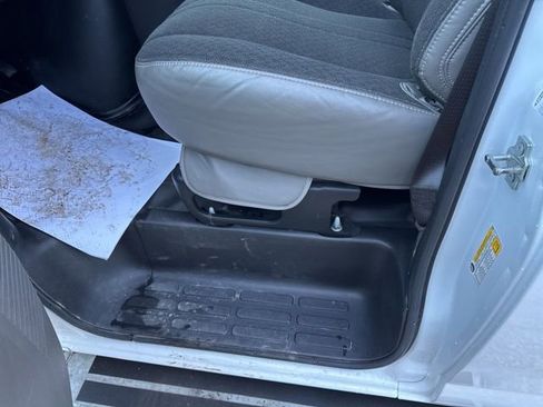 Used 2024 Chevrolet Express 2500 image 10