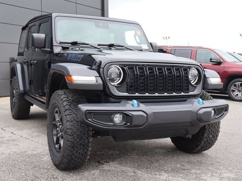 Used 2024 Jeep Wrangler Unlimited AWD/4WD image 6