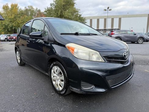 Used 2012 Toyota Yaris LE image 3