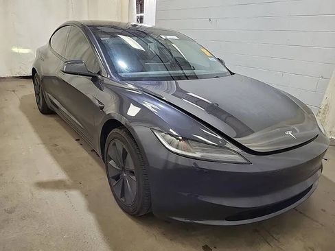 Used 2025 Tesla Model 3 Long Range image 3