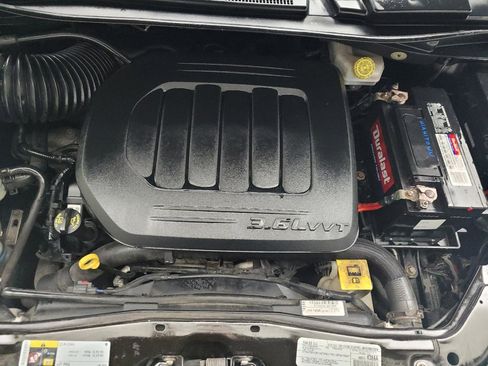 Used 2019 Dodge Grand Caravan SXT FWD image 30