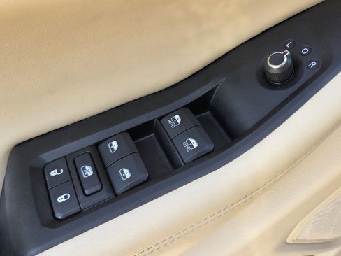 Used 2023 Jeep Grand Cherokee L Limited RWD image 37