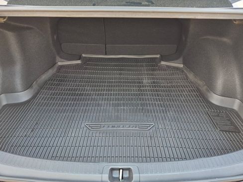 Used 2024 Toyota Corolla LE FWD image 6