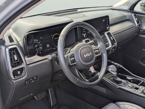 Certified 2022 Kia Sorento SX image 31