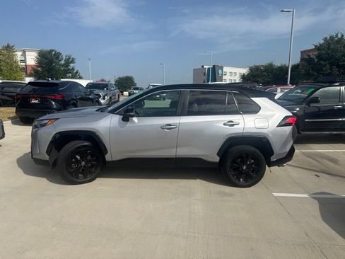 Used 2023 Toyota RAV4 XSE AWD/4WD image 6