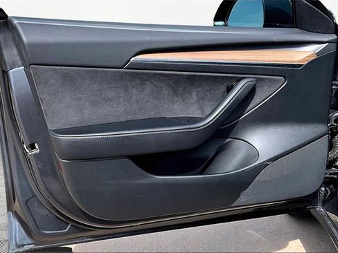 Used 2021 Tesla Model 3 Performance image 18