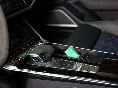 Used 2025 Audi RS 6 performance w/ Blue RS Design Package Plus image 23