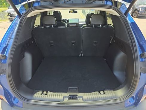 Certified 2023 Ford Escape Platinum w/ Class II Trailer Tow Package AWD/4WD image 8