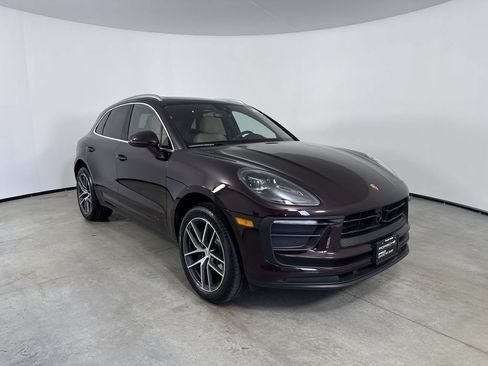 Certified 2026 Porsche Macan AWD/4WD image 9