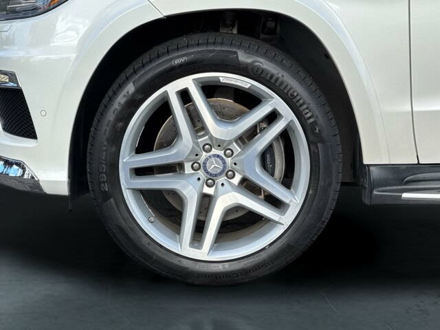 Used 2015 Mercedes-Benz GL 550 4MATIC image 36