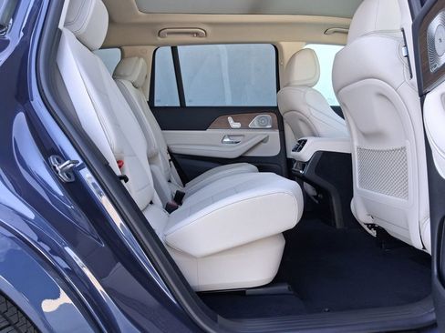 New 2026 Mercedes-Benz GLS 450 4MATIC image 24