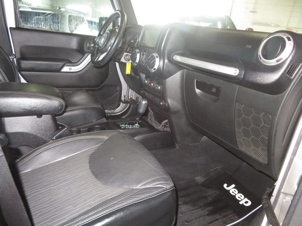 Used 2015 Jeep Wrangler Unlimited Sport AWD/4WD image 34