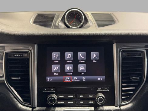 Used 2017 Porsche Macan image 26