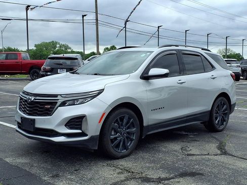 Used 2022 Chevrolet Equinox RS w/ RS Leather Package image 3