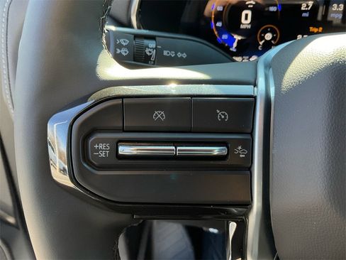 New 2025 Chevrolet Colorado LT w/ LT Convenience Package image 16