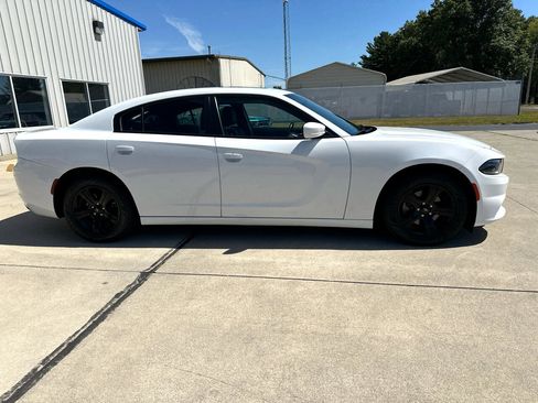Used 2021 Dodge Charger SXT w/ Leather Interior Group image 4