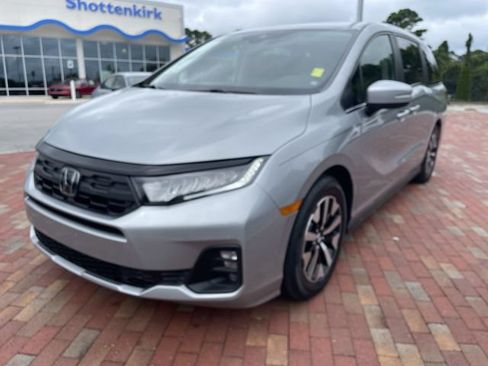 Certified 2025 Honda Odyssey EX-L image 1
