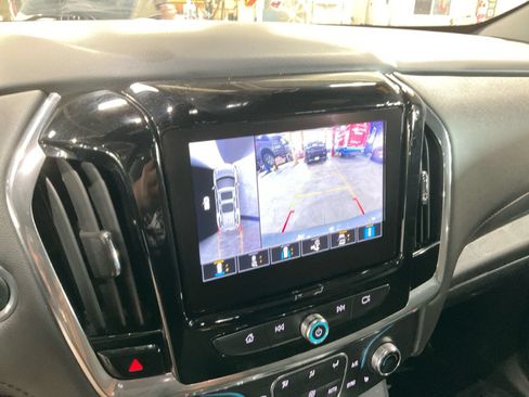 Used 2023 Chevrolet Traverse RS AWD/4WD image 27