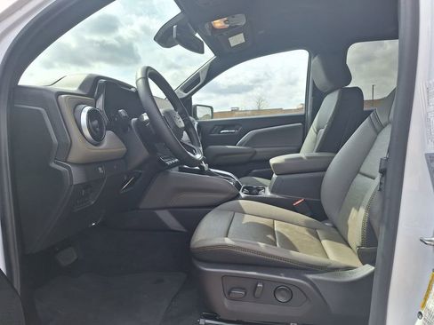Used 2025 Chevrolet Colorado ZR2 AWD/4WD image 13