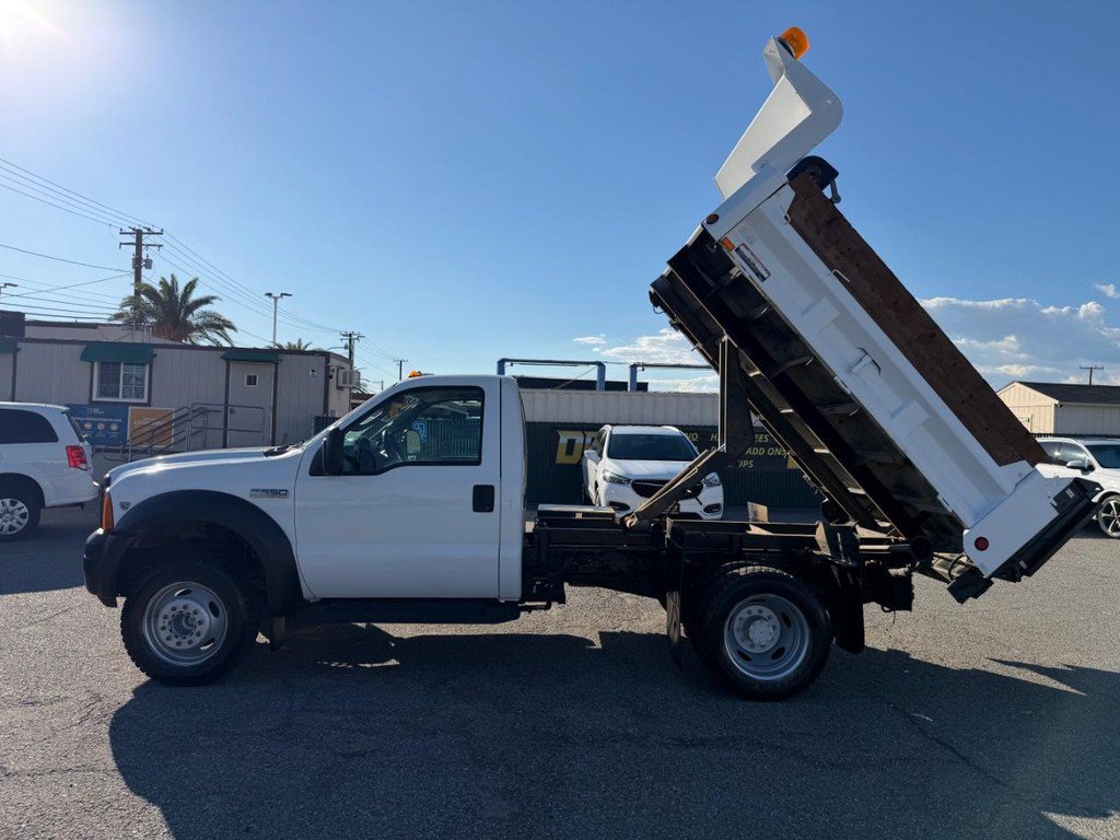 Used 2006 Ford F550 2WD Regular Cab Super Duty image 19