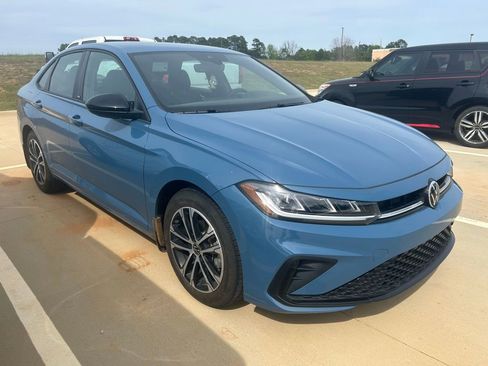 Used 2025 Volkswagen Jetta Sport image 14