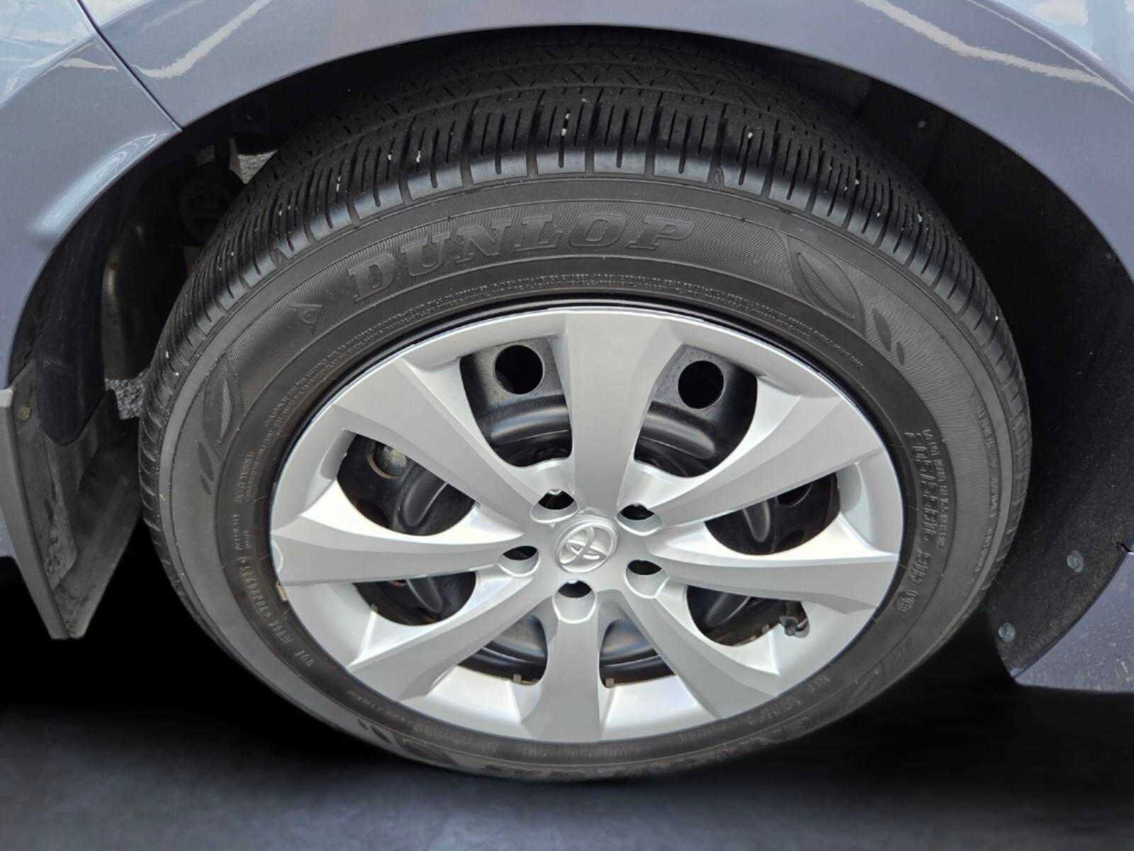 Used 2025 Toyota Corolla LE FWD image 18