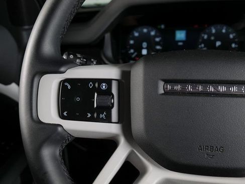 Used 2025 Land Rover Defender 90 X-Dynamic SE AWD/4WD image 19