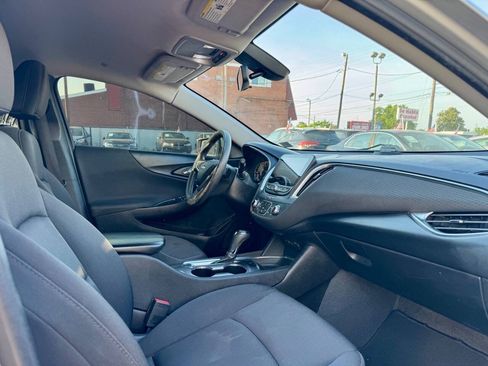 Used 2019 Chevrolet Malibu LT FWD image 13