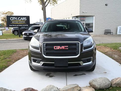 Used 2015 GMC Acadia SLE image 2