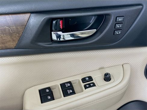 Used 2016 Subaru Outback 2.5i Limited image 21