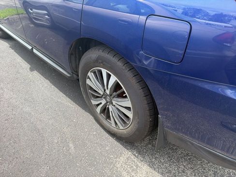 Used 2017 Nissan Pathfinder SV w/ Trailer Tow Package image 7