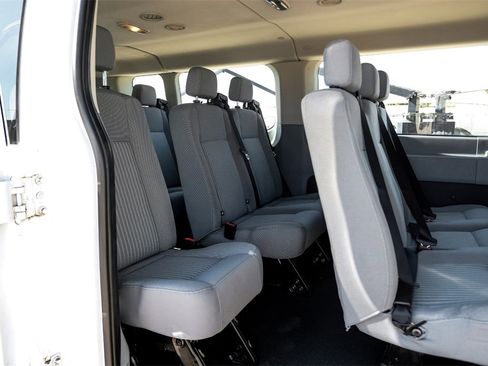 Used 2016 Ford Transit 350 XL image 33