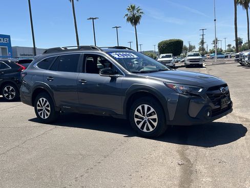 Used 2025 Subaru Outback Premium AWD/4WD image 7