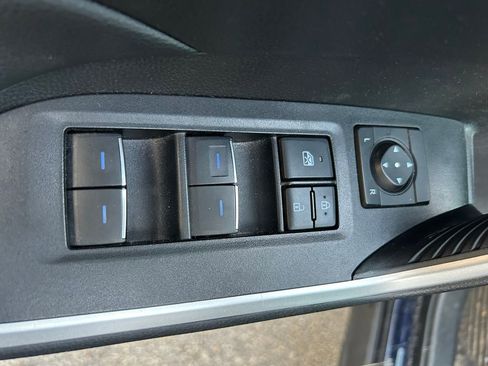 Used 2022 Toyota RAV4 XLE image 17