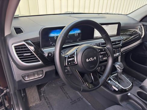 Used 2024 Kia Seltos S FWD image 12