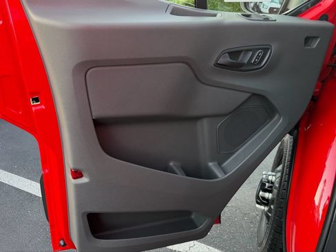 New 2026 Ford Transit 250 148 Medium Roof RWD image 18