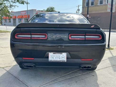 Used 2019 Dodge Challenger SXT AWD/4WD image 6