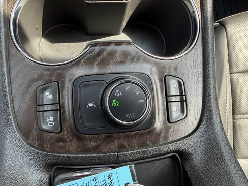 Used 2023 GMC Acadia Denali w/ Trailering Package AWD/4WD image 16