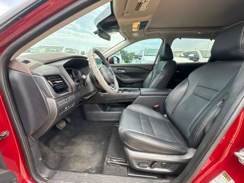 Used 2023 Nissan Rogue SL w/ SL Premium Package FWD image 2