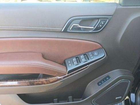 Used 2015 Chevrolet Suburban LTZ image 10