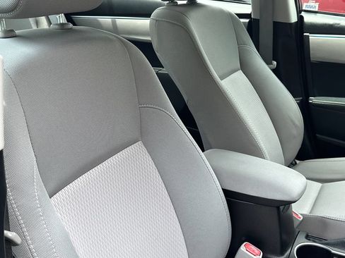 Used 2015 Toyota Corolla LE FWD image 6