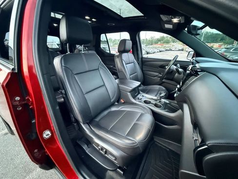 Used 2022 Chevrolet Traverse RS AWD/4WD image 24
