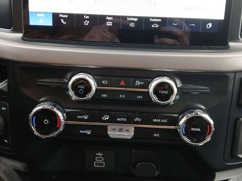 Used 2025 Ford F150 XLT w/ Equipment Group 301A Standard image 19