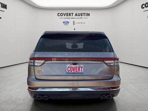 Used 2021 Lincoln Aviator Reserve w/ Equipment Group 202A AWD/4WD image 4