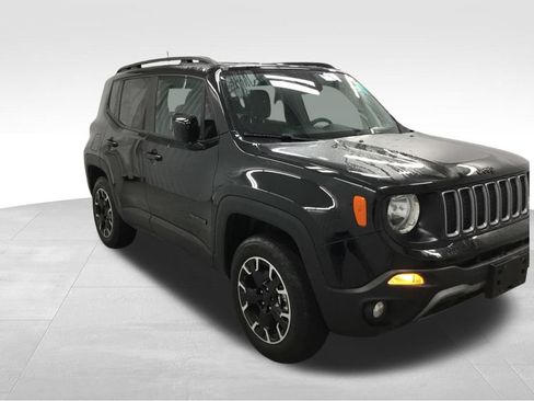 Used 2023 Jeep Renegade Latitude AWD/4WD image 4
