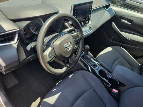 Used 2021 Toyota Corolla LE FWD image 17